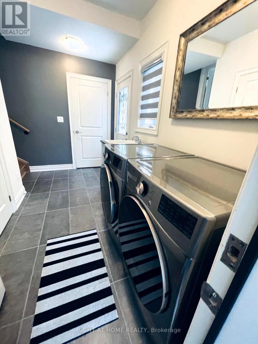 671 Langford Boulevard, Bradford West Gwillimbury, Ontario  L3Z 4P4 - Photo 20 - N12859520