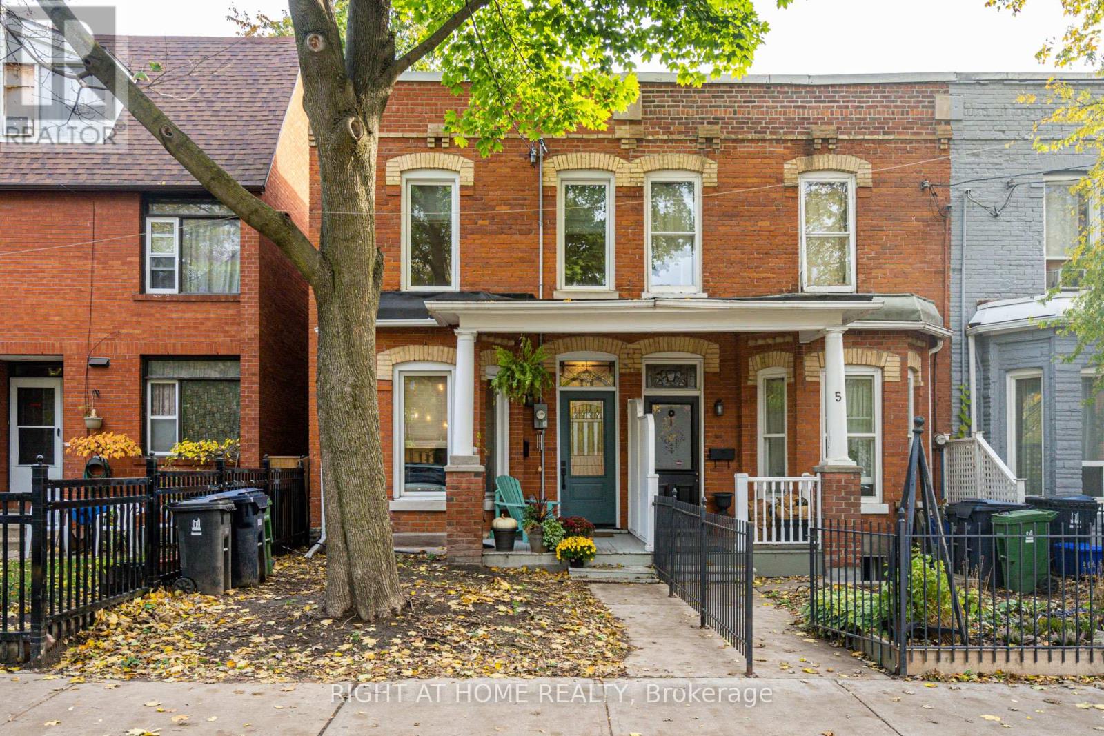 7 GWYNNE AVENUE, Toronto, Ontario