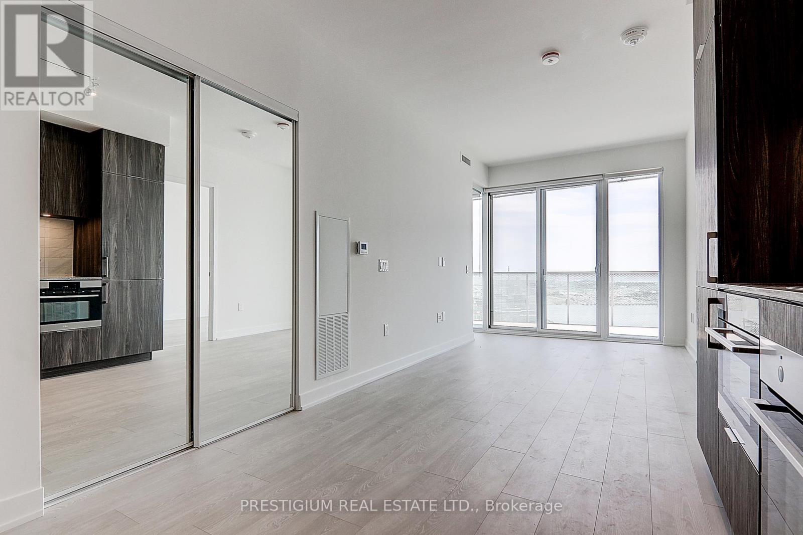 2801 - 15 Queens Quay E, Toronto, Ontario  M5E 0C5 - Photo 14 - C12859566