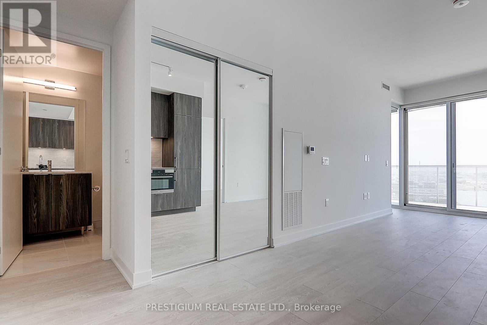 2801 - 15 Queens Quay E, Toronto, Ontario  M5E 0C5 - Photo 15 - C12859566