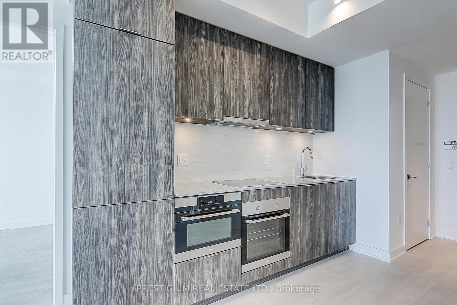 2801 - 15 Queens Quay E, Toronto, Ontario  M5E 0C5 - Photo 5 - C12859566