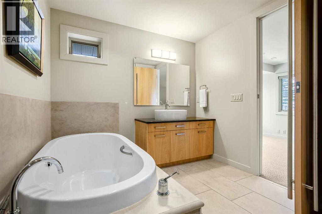 16 Stratton Place Sw, Calgary, Alberta  T3H 1T6 - Photo 38 - A2291243