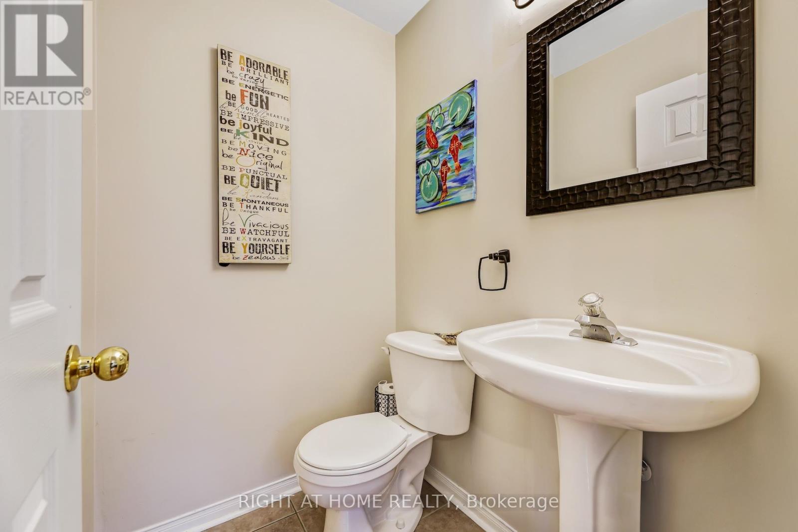 40 - 130 Mosaics Avenue, Aurora, Ontario  L4G 7L5 - Photo 13 - N12859574