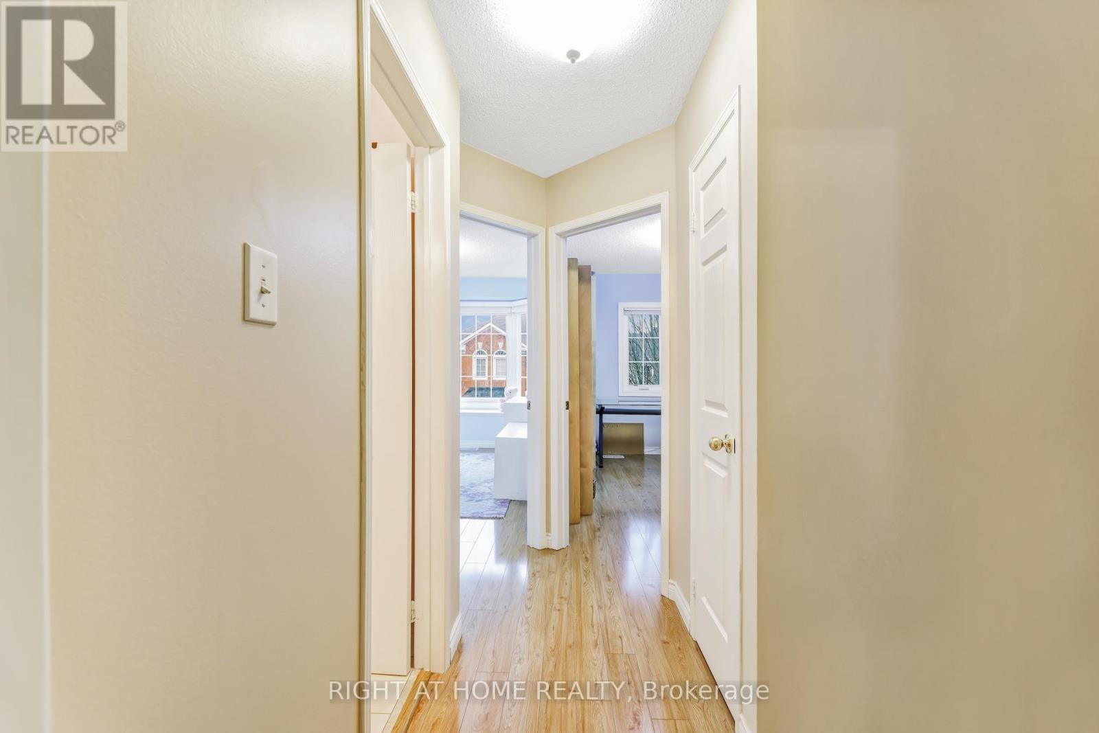 40 - 130 Mosaics Avenue, Aurora, Ontario  L4G 7L5 - Photo 18 - N12859574