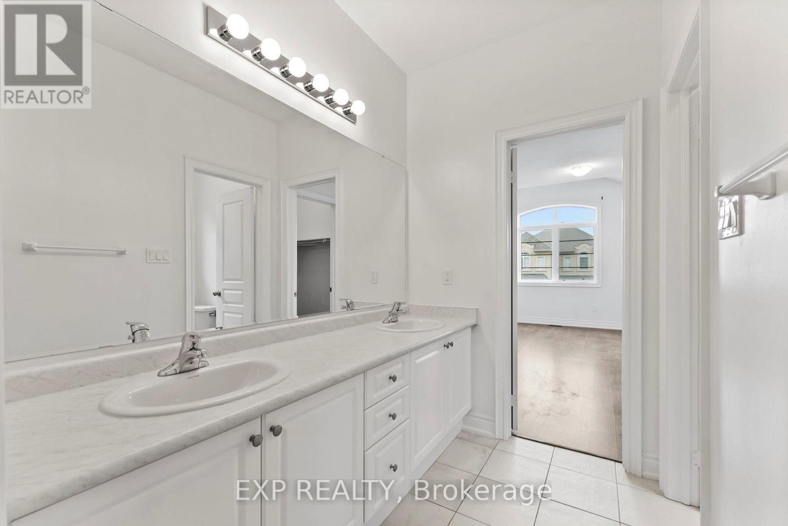 3107 Streamwood Passage Pass, Oakville, Ontario  L6H 0S8 - Photo 33 - W12859588