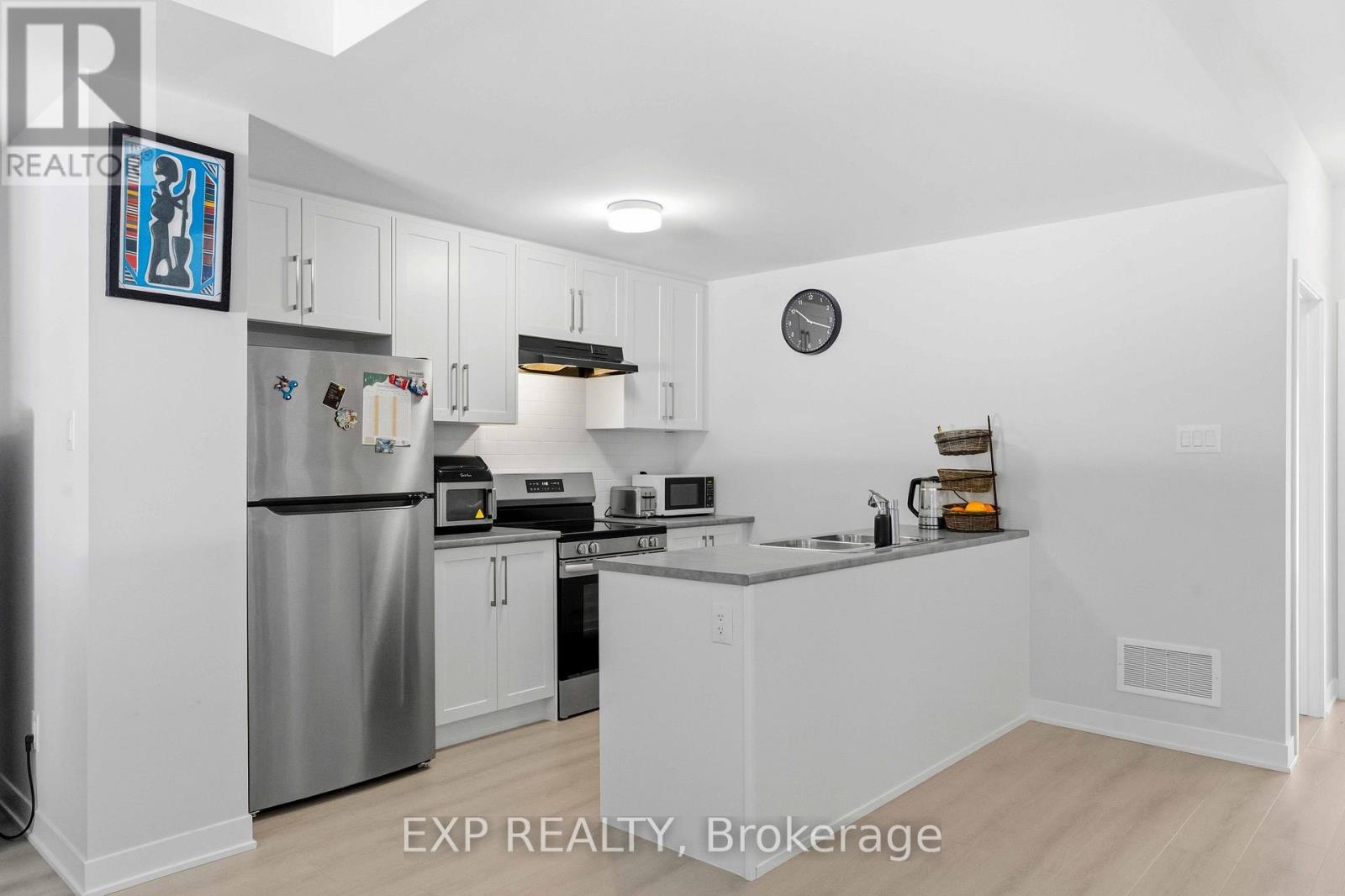 116 Parnian Private, Ottawa, Ontario  K2J 4H7 - Photo 8 - X12859596