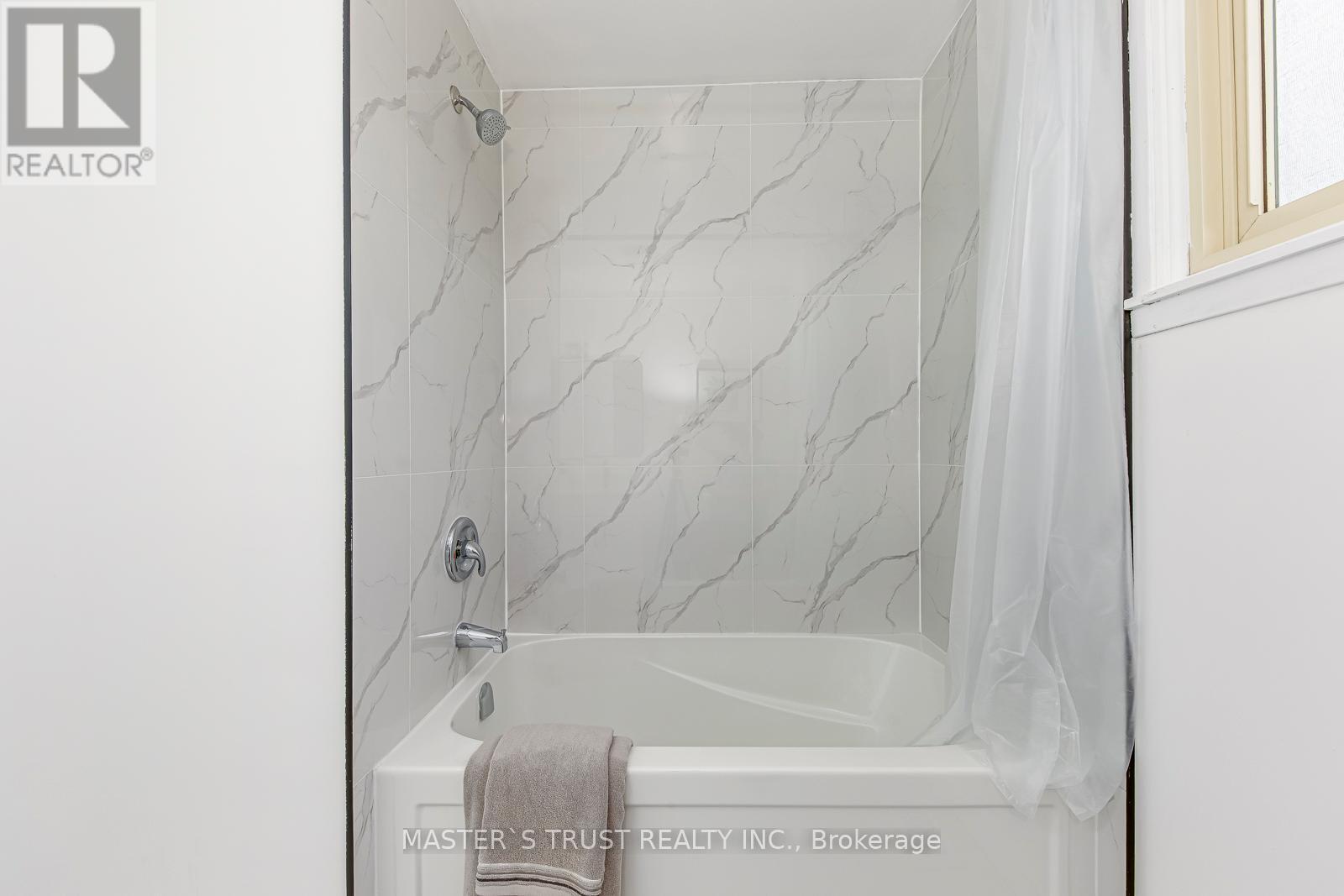 6411 Chaumont Crescent, Mississauga (Meadowvale), Ontario  L5N 2M7 - Photo 30 - W12694538