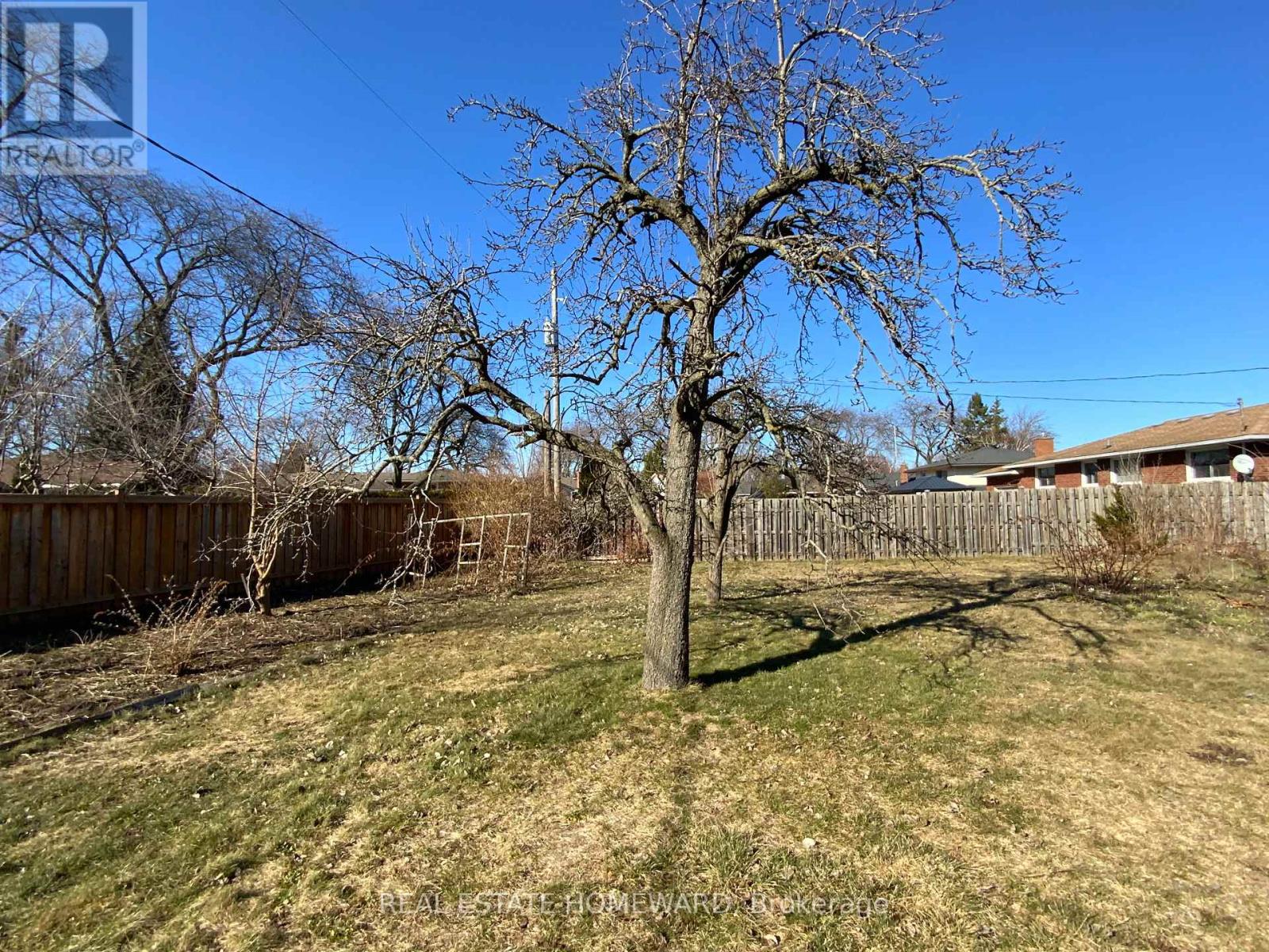 33 Strathcona Drive, St. Catharines, Ontario  L2M 2A8 - Photo 36 - X12853562