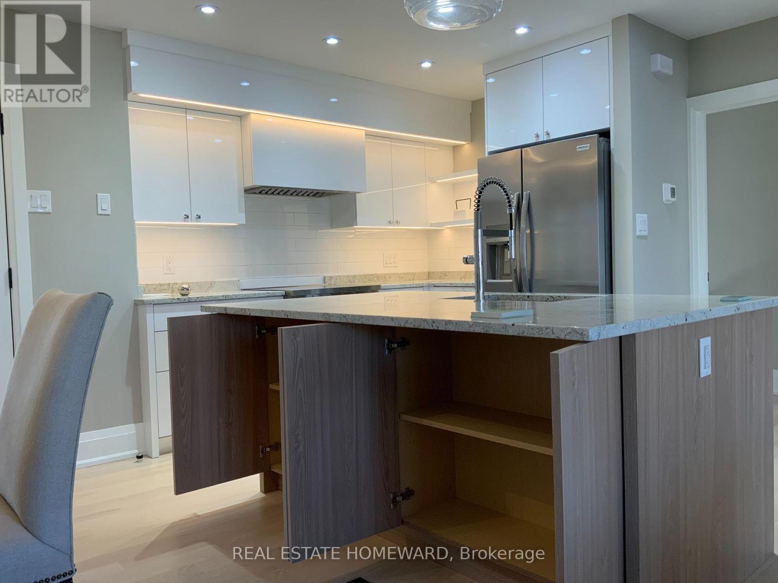 33 Strathcona Drive, St. Catharines, Ontario  L2M 2A8 - Photo 4 - X12853562