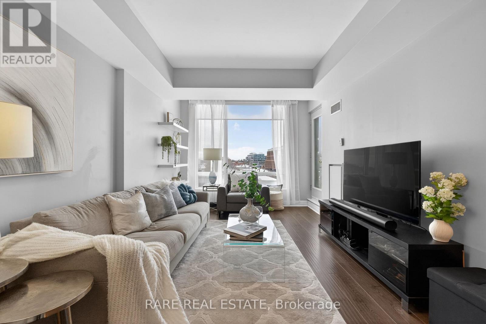 <div class="slider-price">$698,900</div><p>702 - 1801 Bayview Avenue, Toronto, Ontario</p>