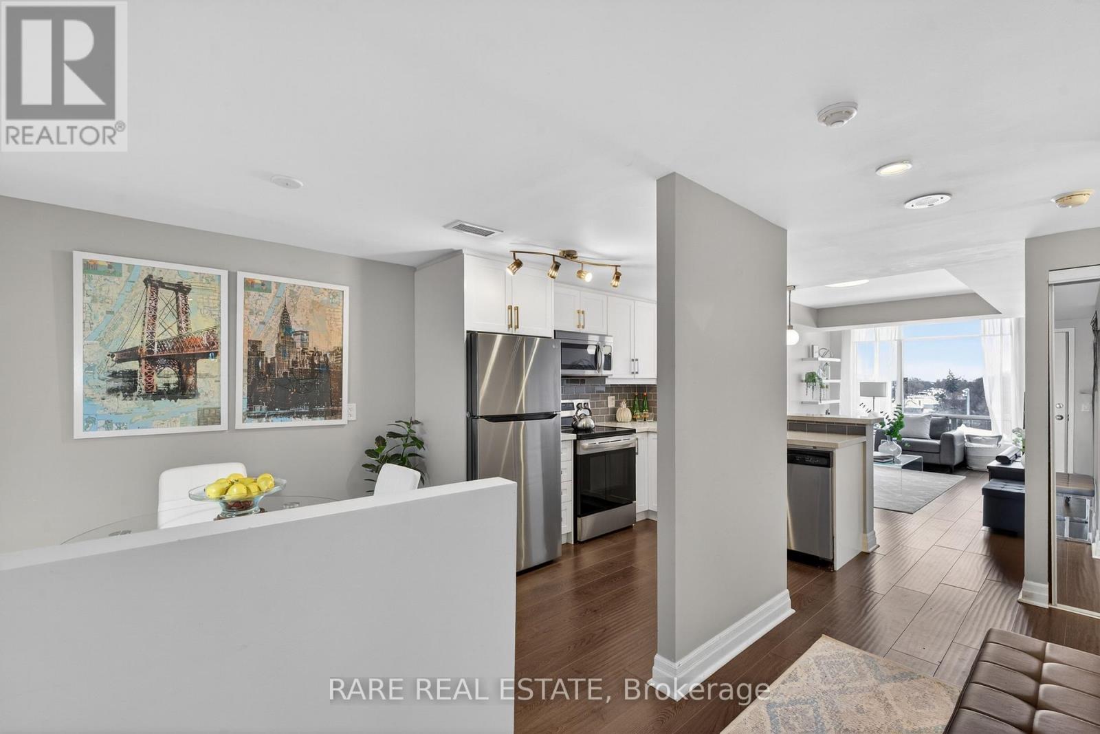 702 - 1801 Bayview Avenue, Toronto (Leaside), Ontario  M4G 4K2 - Photo 4 - C12859590