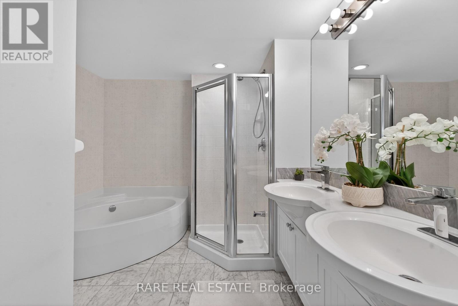 702 - 1801 Bayview Avenue, Toronto (Leaside), Ontario  M4G 4K2 - Photo 7 - C12859590