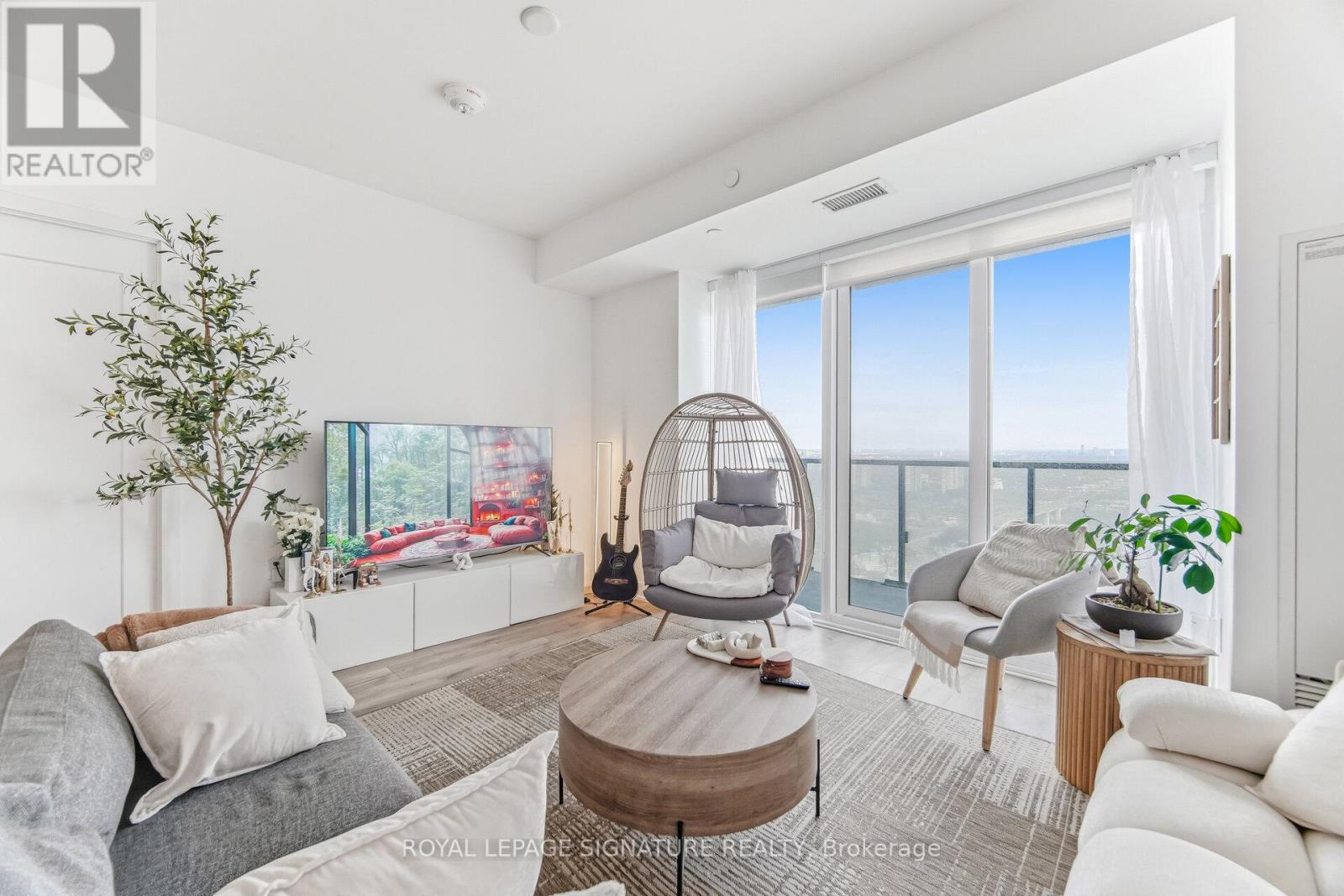 2904 - 575 BLOOR STREET E, Toronto, Ontario