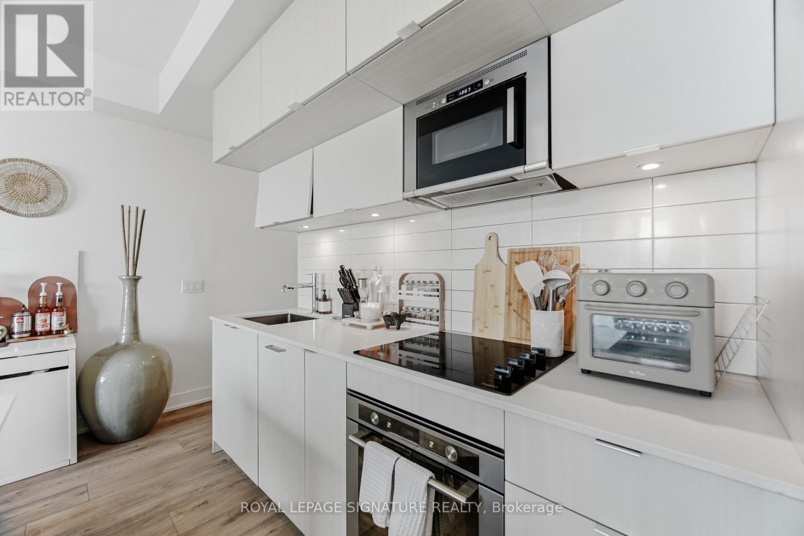 2904 - 575 Bloor Street E, Toronto, Ontario  M4W 0B2 - Photo 8 - C12859598