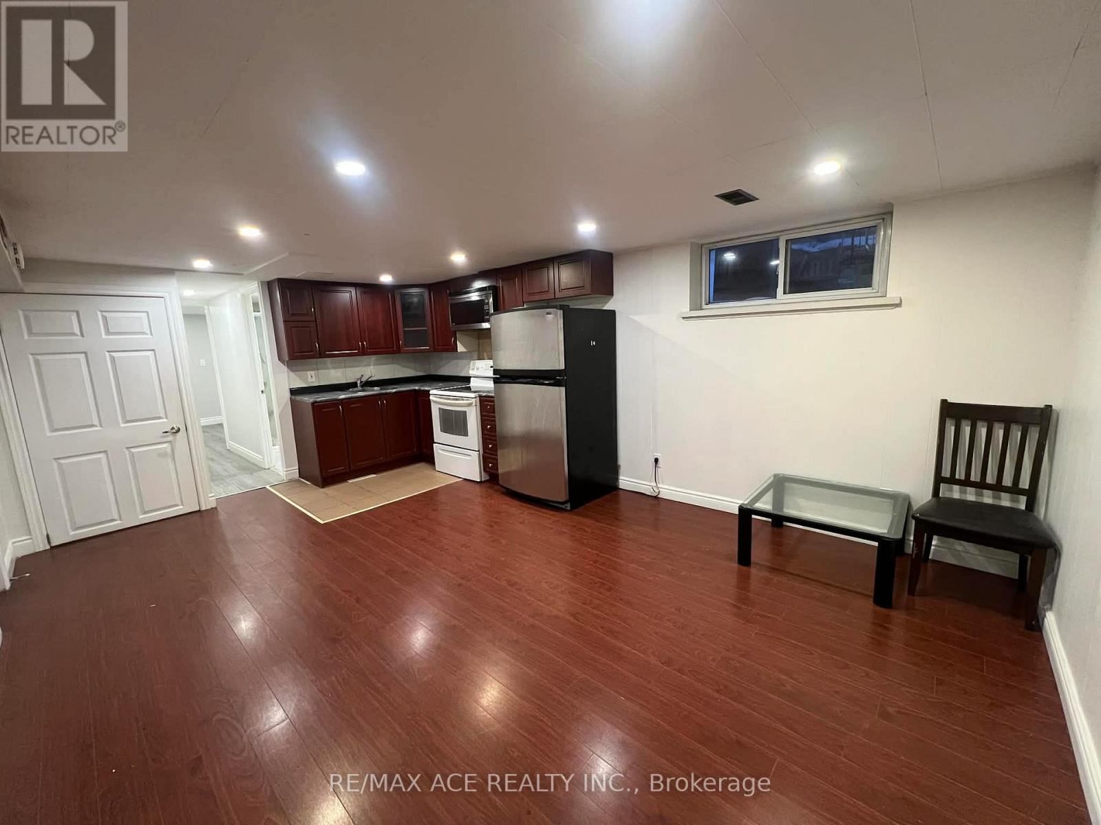 Bsmt - 23 Ada Crescent, Toronto, Ontario  M1P 4A9 - Photo 3 - E12859600