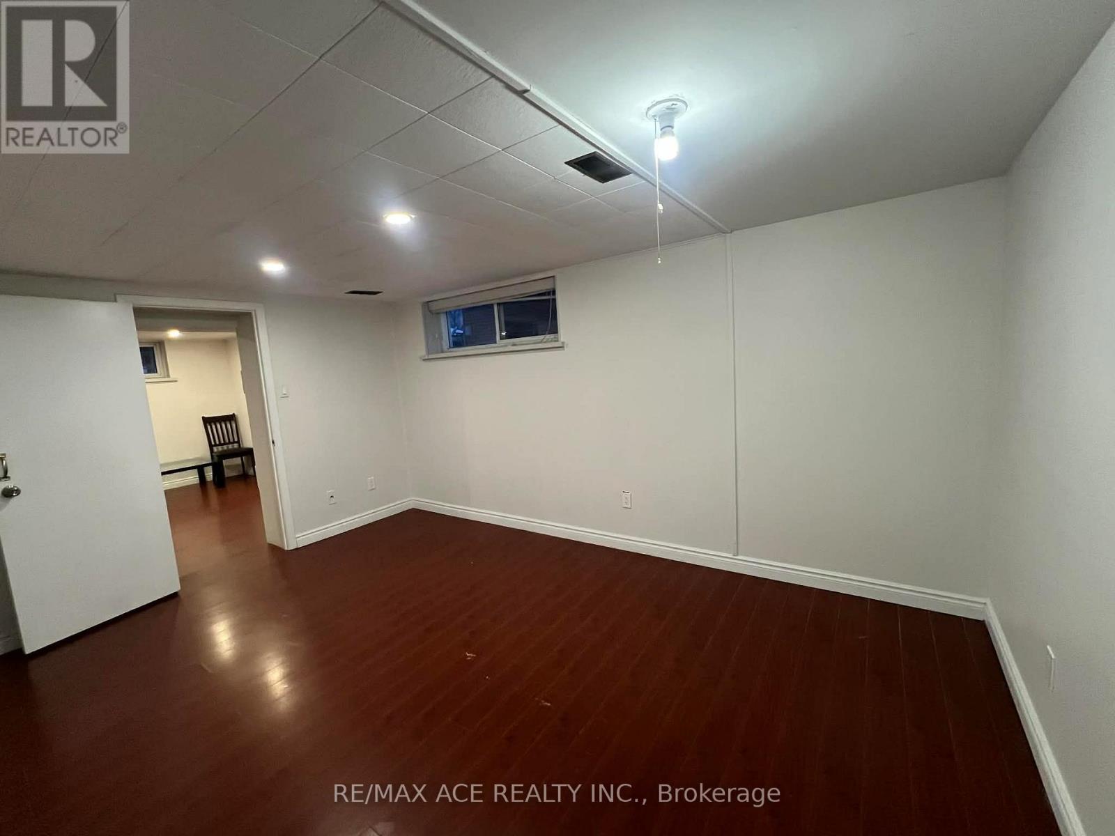 Bsmt - 23 Ada Crescent, Toronto, Ontario  M1P 4A9 - Photo 5 - E12859600