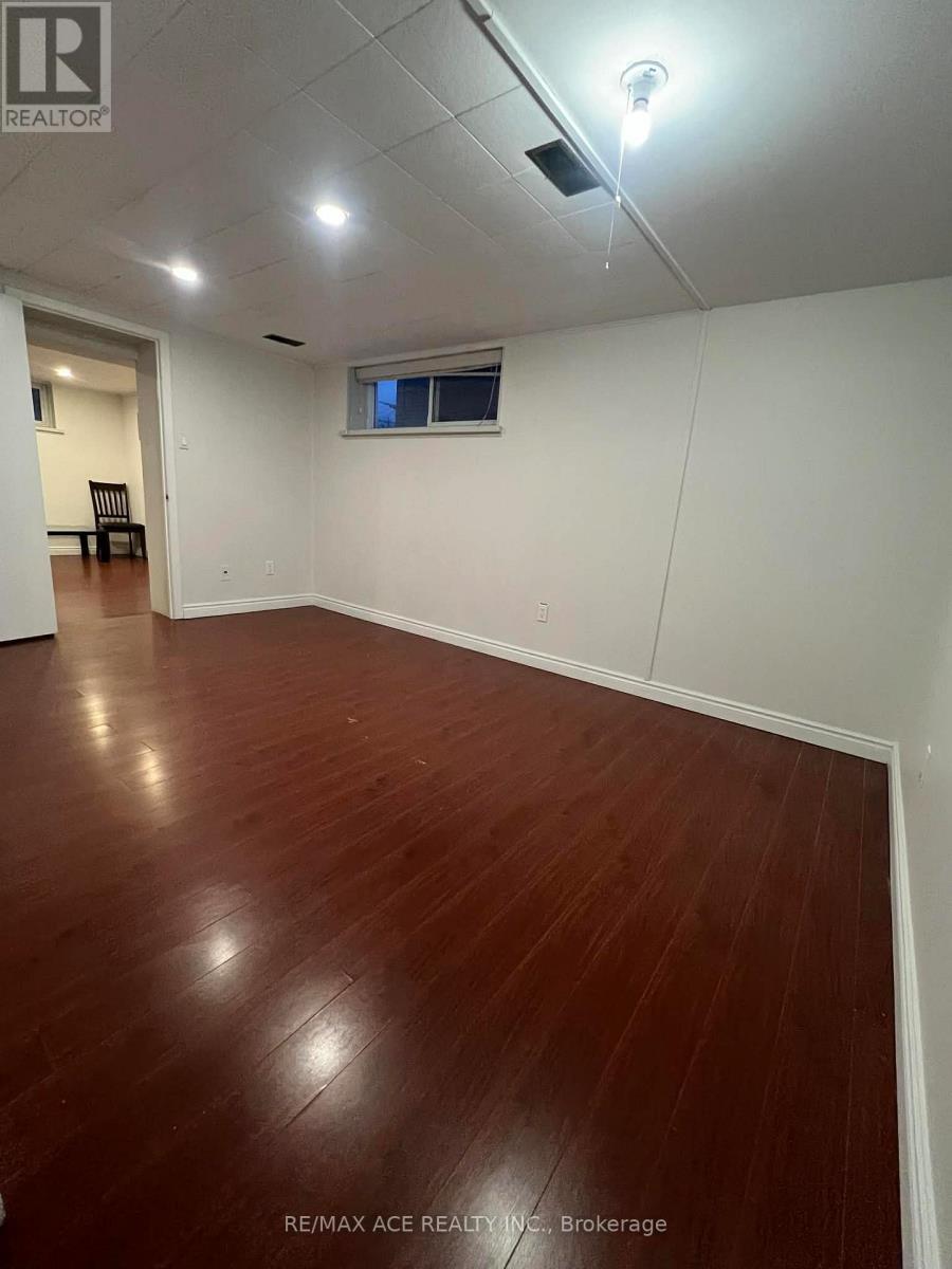 Bsmt - 23 Ada Crescent, Toronto, Ontario  M1P 4A9 - Photo 6 - E12859600