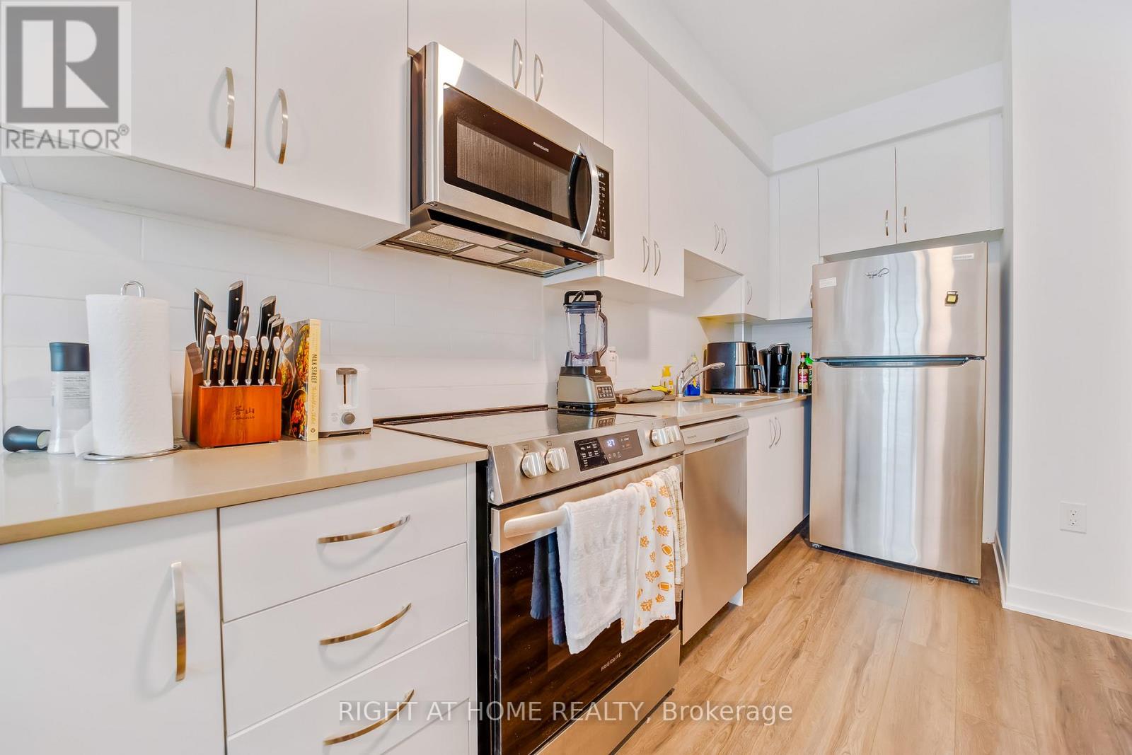 425 - 385 Arctic Red Drive, Oshawa, Ontario  L1L 0W9 - Photo 10 - E12854494