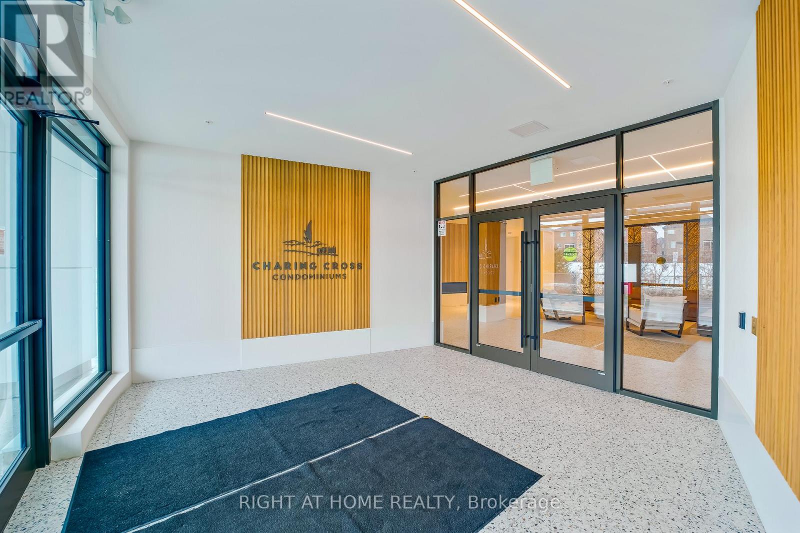 425 - 385 Arctic Red Drive, Oshawa, Ontario  L1L 0W9 - Photo 4 - E12854494