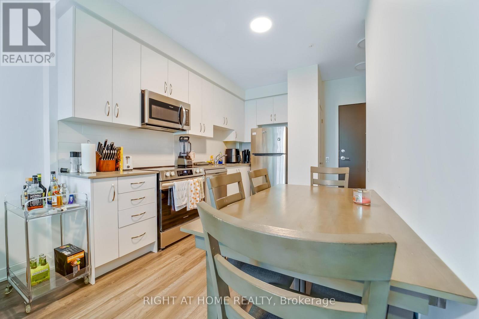 425 - 385 Arctic Red Drive, Oshawa, Ontario  L1L 0W9 - Photo 9 - E12854494