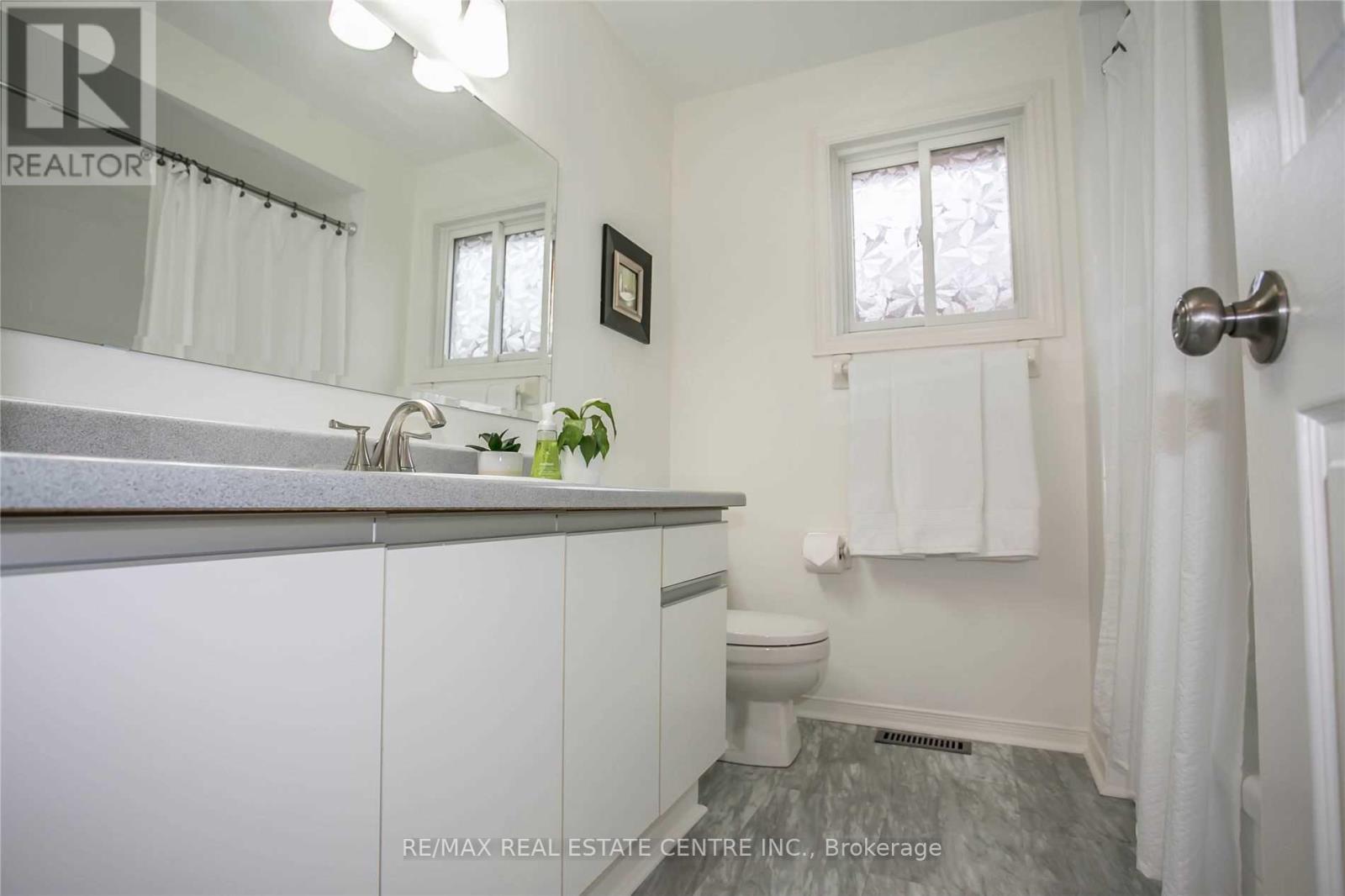 6361 Longspur Road, Mississauga, Ontario  L5N 6H1 - Photo 33 - W12790806