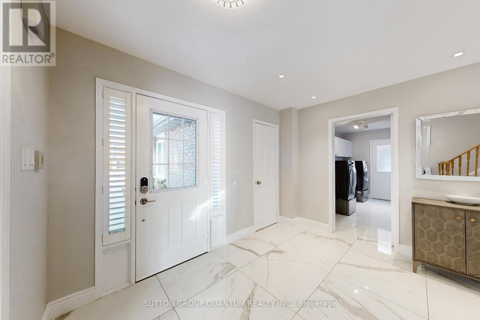 314 Leacock Avenue, Oakville, Ontario  L6H 5J1 - Photo 3 - W12859582