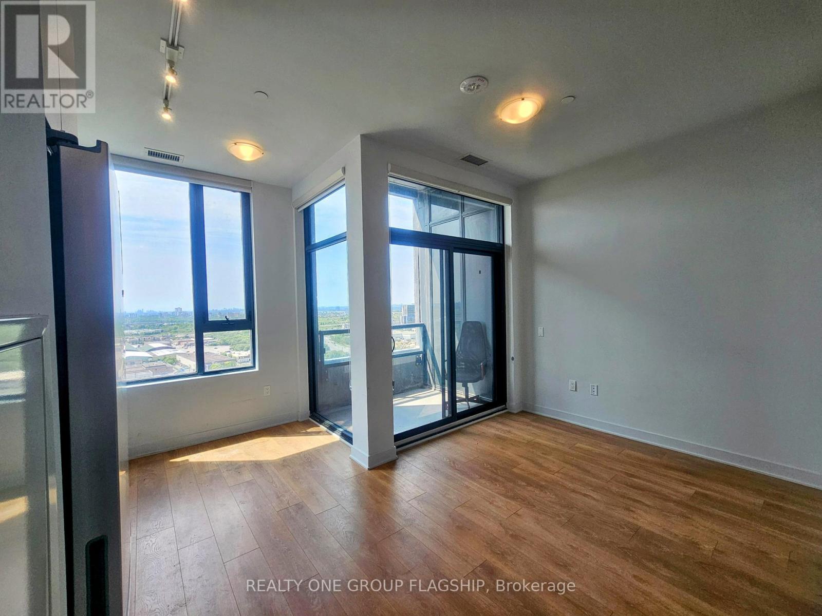 2008 - 2920 Highway 7, Vaughan, Ontario  L4K 0P4 - Photo 2 - N12859608