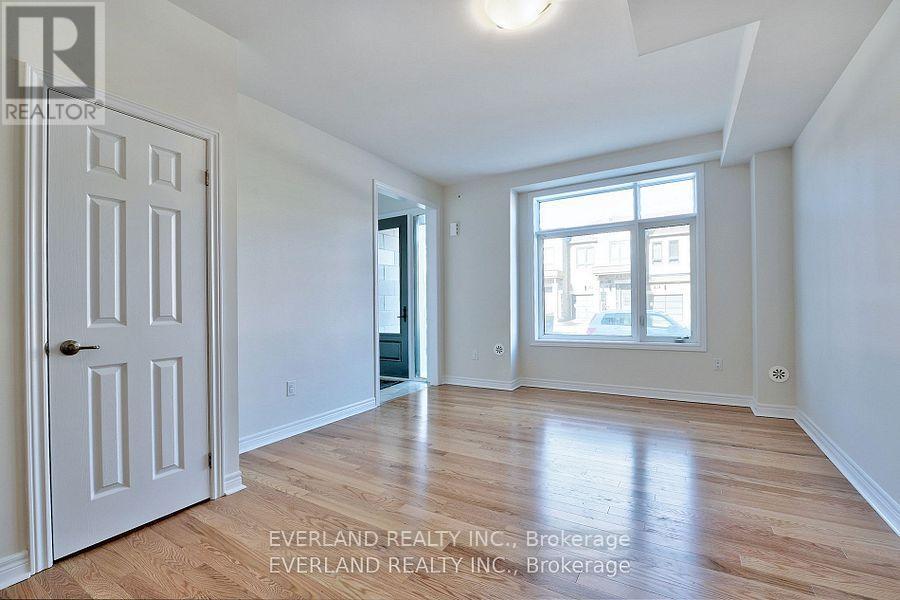 173 Mumbai Drive, Markham, Ontario  L3S 4N3 - Photo 4 - N12859476