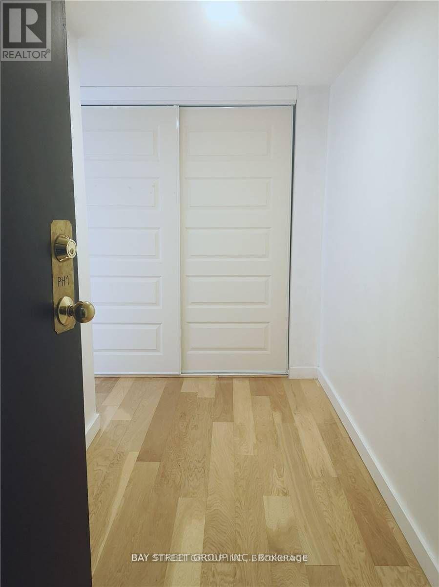 Ph 01 - 117 Gerrard Street E, Toronto, Ontario  M5B 2L4 - Photo 7 - C12768946