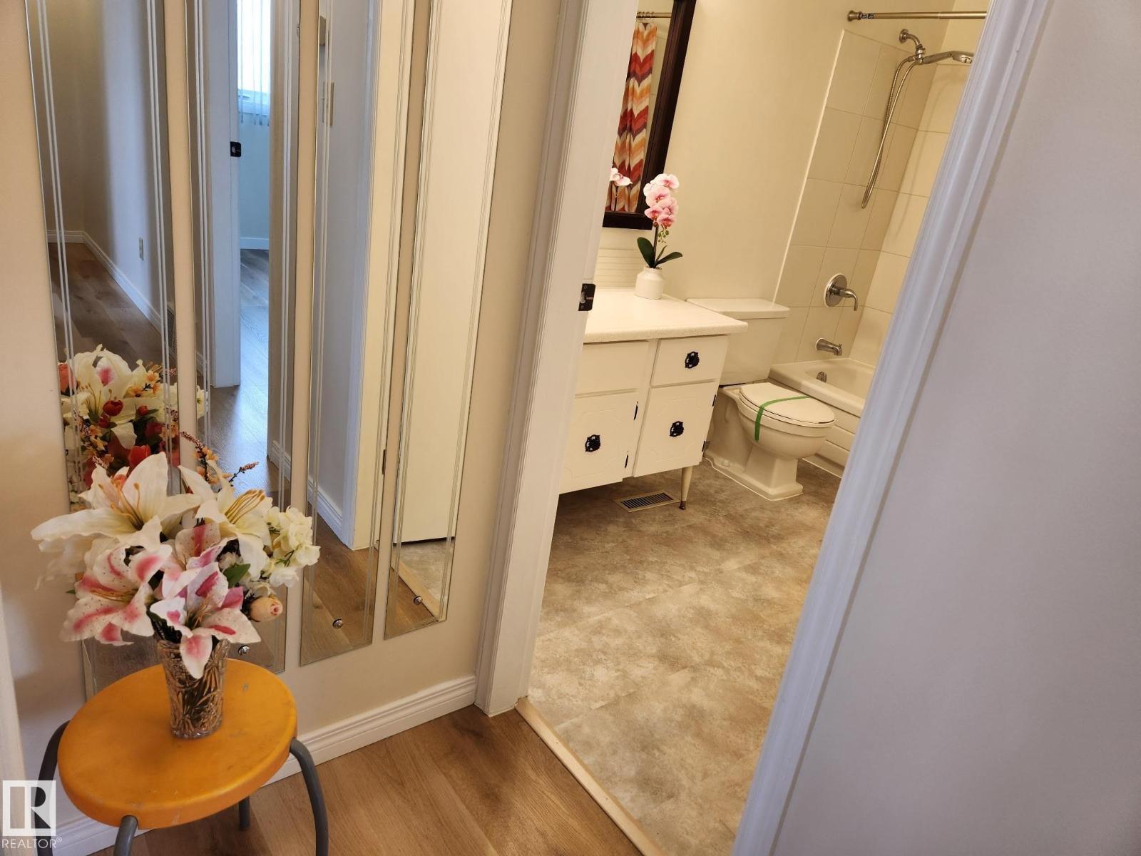 12a Castle Tc Nw, Edmonton, Alberta  T5X 2E6 - Photo 12 - E4476276