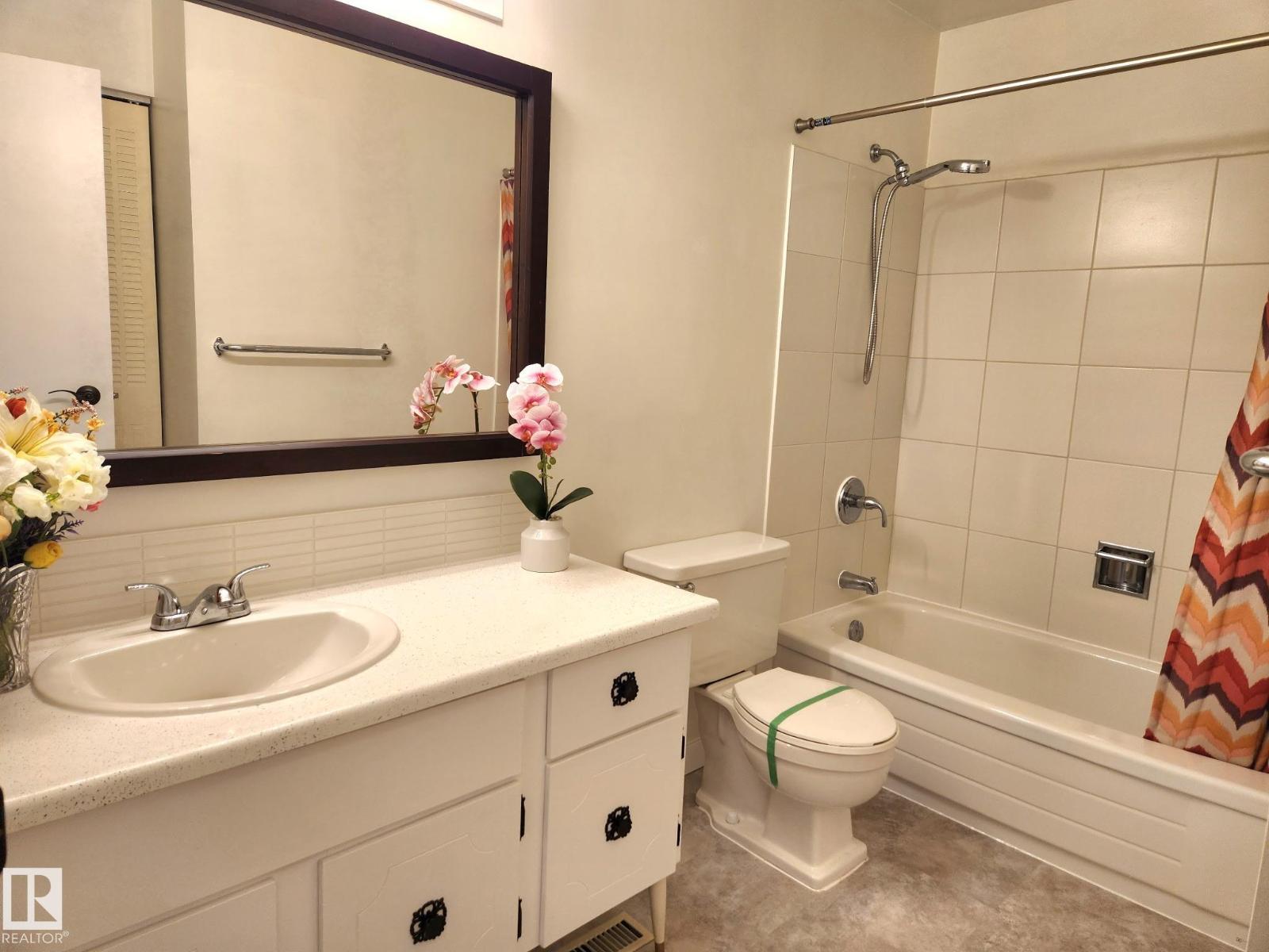 12a Castle Tc Nw, Edmonton, Alberta  T5X 2E6 - Photo 13 - E4476276