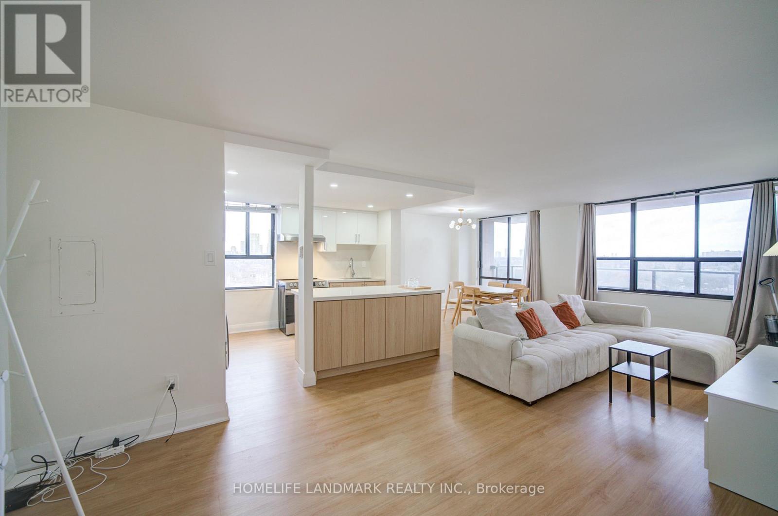 1006 - 2721 Victoria Park Avenue, Toronto (L'amoreaux), Ontario  M1T 3N6 - Photo 6 - E12859642