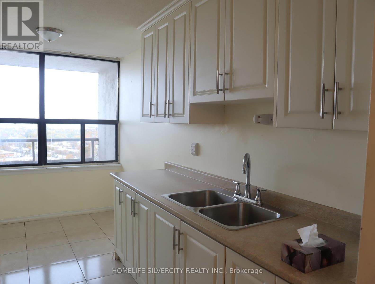 2009 - 4 Kings Cross Road, Brampton, Ontario  L6T 3X8 - Photo 6 - W12859612