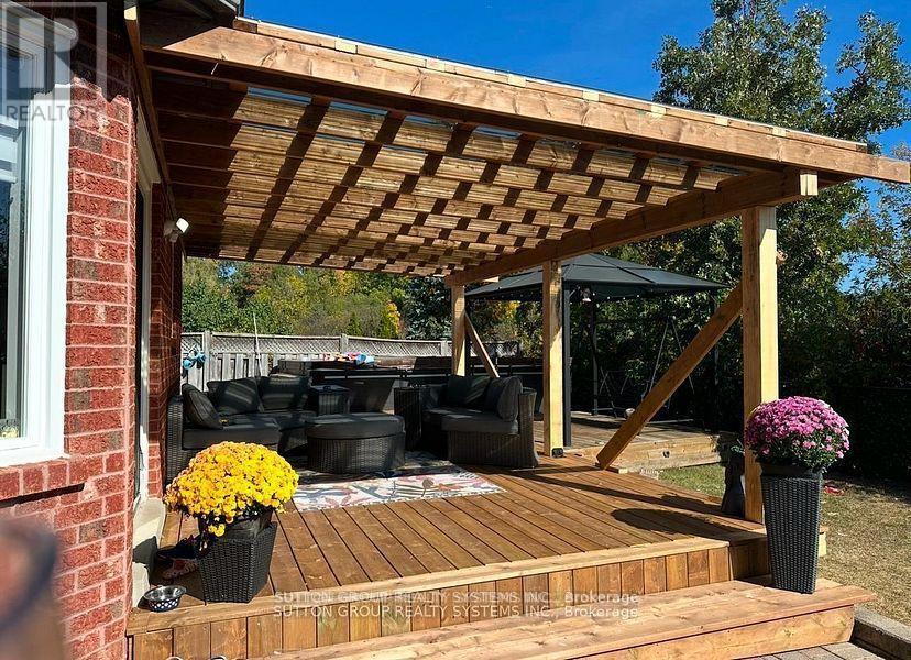 6807 Gracefield Drive W, Mississauga, Ontario  L5N 6T6 - Photo 22 - W12859616