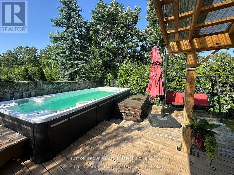 6807 Gracefield Drive W, Mississauga, Ontario  L5N 6T6 - Photo 24 - W12859616