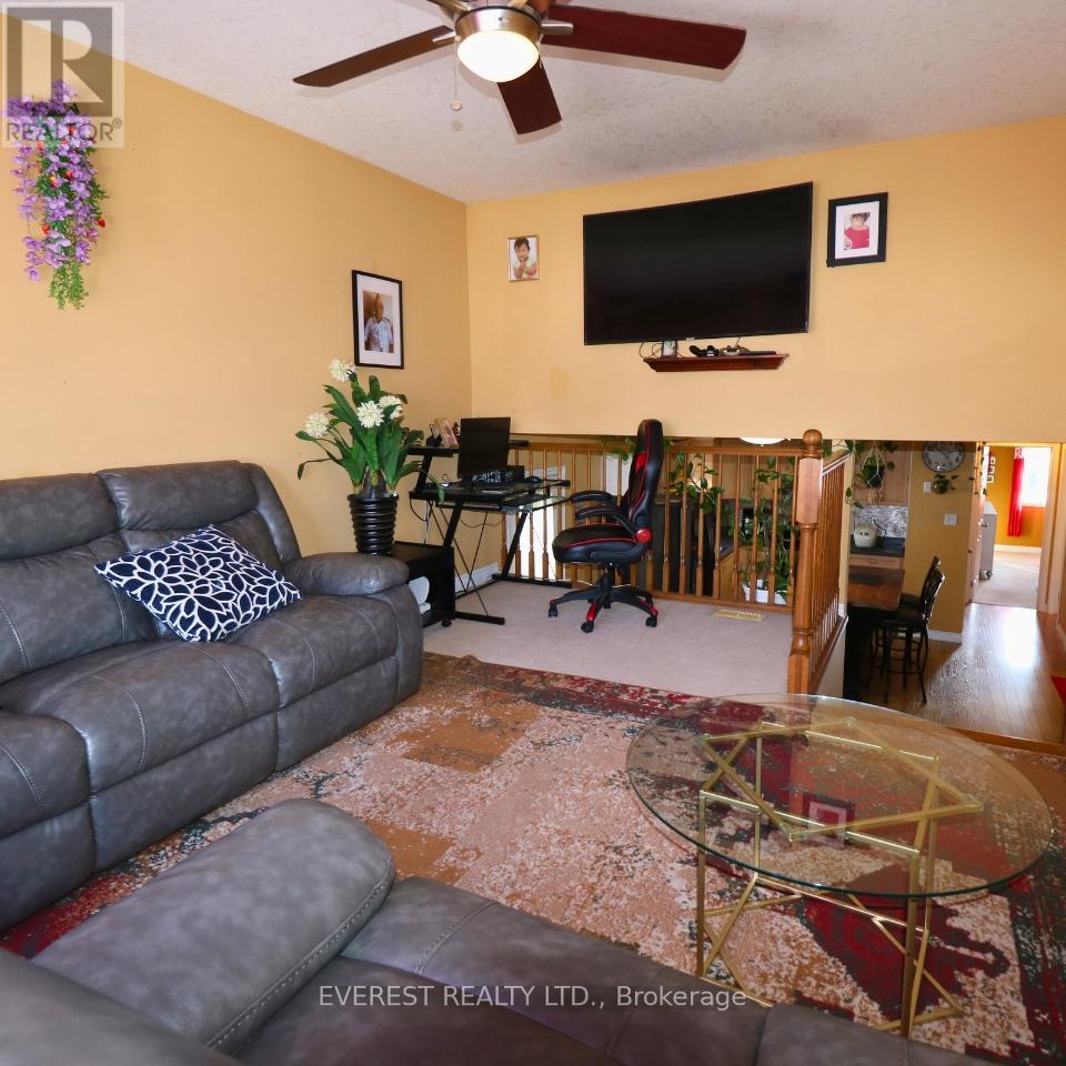 949 Marigold Street, London North, Ontario  N5X 4N8 - Photo 12 - X12859636