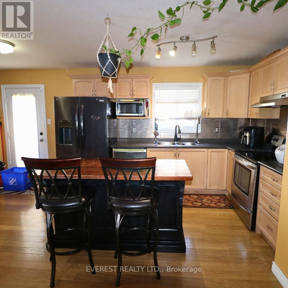 949 Marigold Street, London North, Ontario  N5X 4N8 - Photo 6 - X12859636