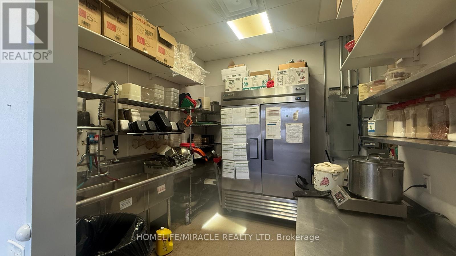 449 Kent Street, Kawartha Lakes, Ontario  K9V 6C3 - Photo 11 - X12857534