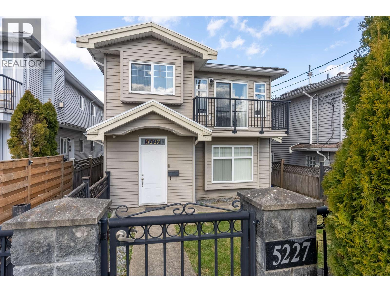 5227 Norfolk Street, Burnaby, British Columbia  V5G 1G3 - Photo 1 - R3097276