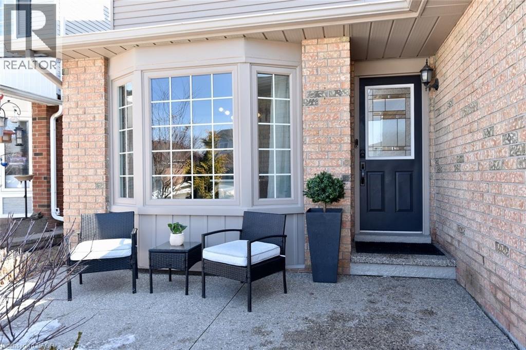 2211 Hunt Crescent, Burlington, Ontario  L7M 3E3 - Photo 2 - 40809866