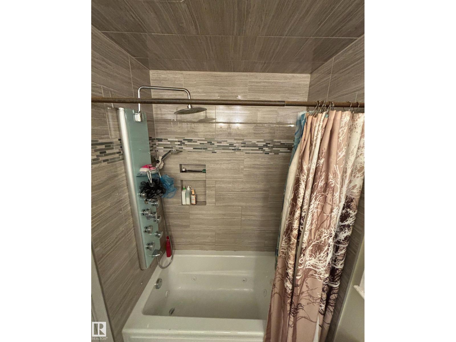 3520 44 Av Nw Nw, Edmonton, Alberta  T6L 6K5 - Photo 4 - E4476049