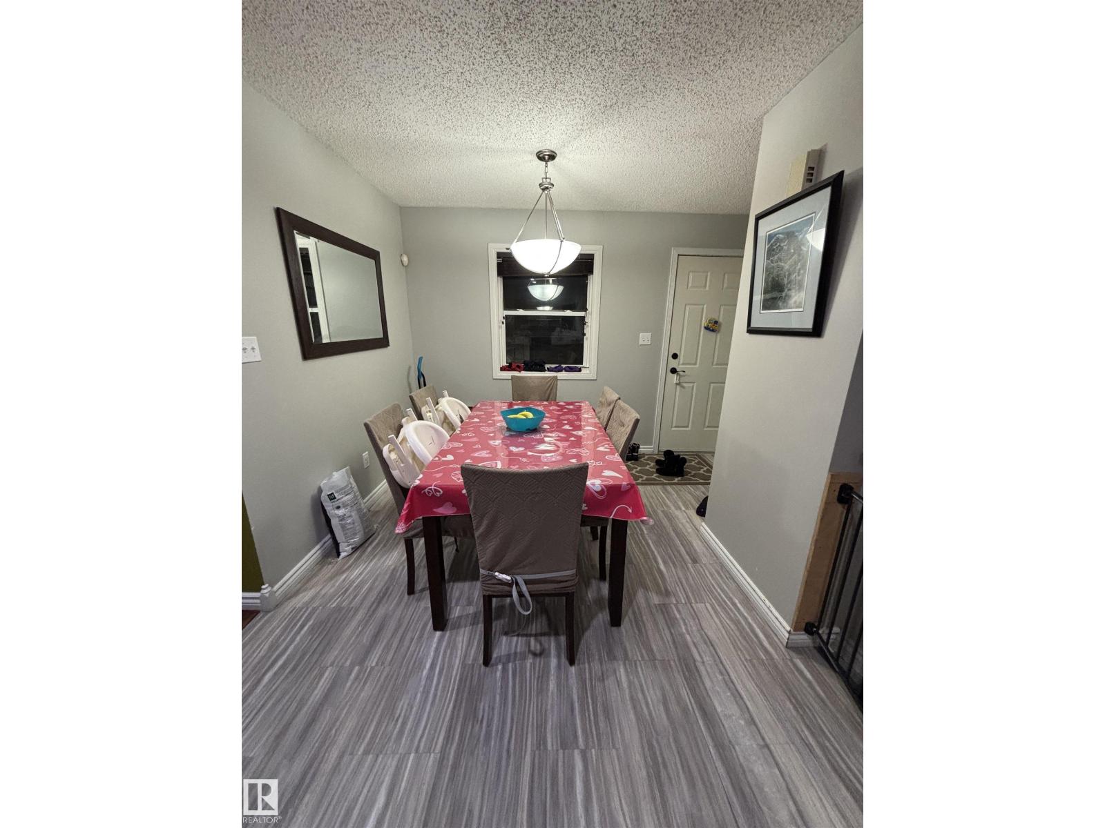 3520 44 Av Nw Nw, Edmonton, Alberta  T6L 6K5 - Photo 2 - E4476049