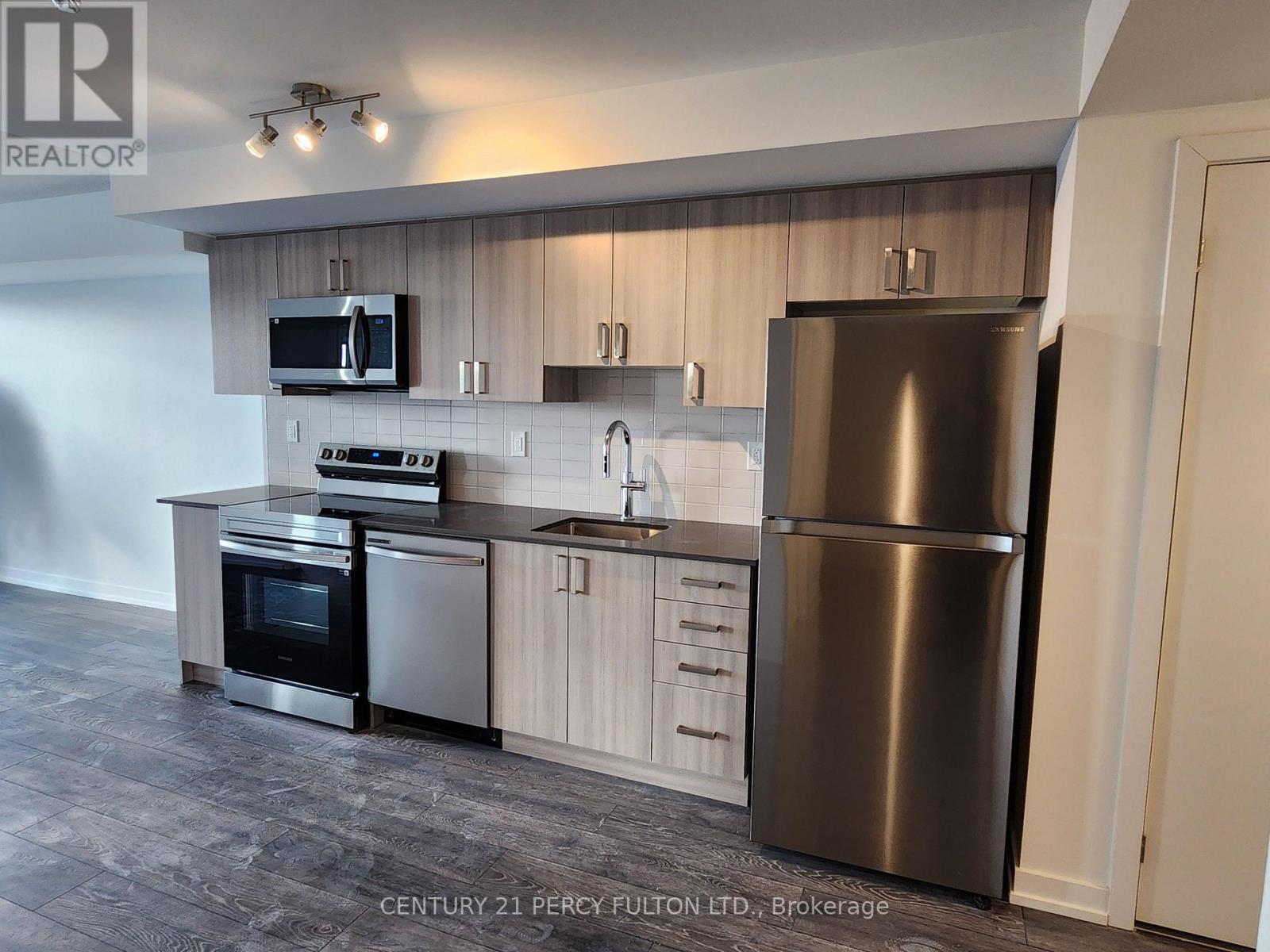 1412 - 1435 Celebration Drive, Pickering, Ontario  L1W 0C4 - Photo 3 - E12859650