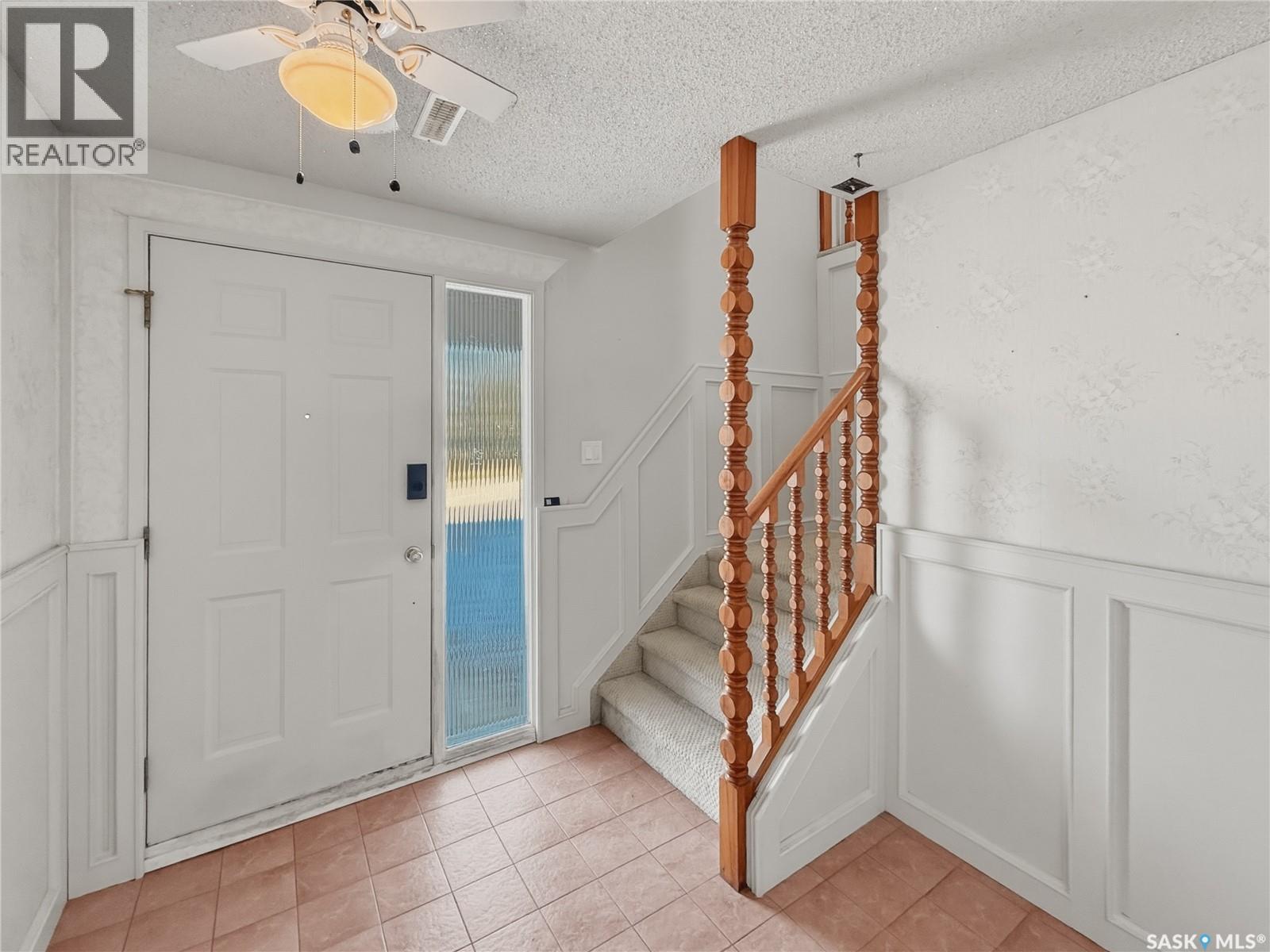 264 Hayes Drive, Swift Current, Saskatchewan  S9H 4H1 - Photo 2 - SK029901