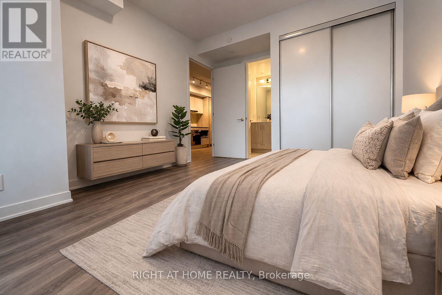 902 - 180 Front Street E, Toronto, Ontario  M5A 0K9 - Photo 5 - C12859402