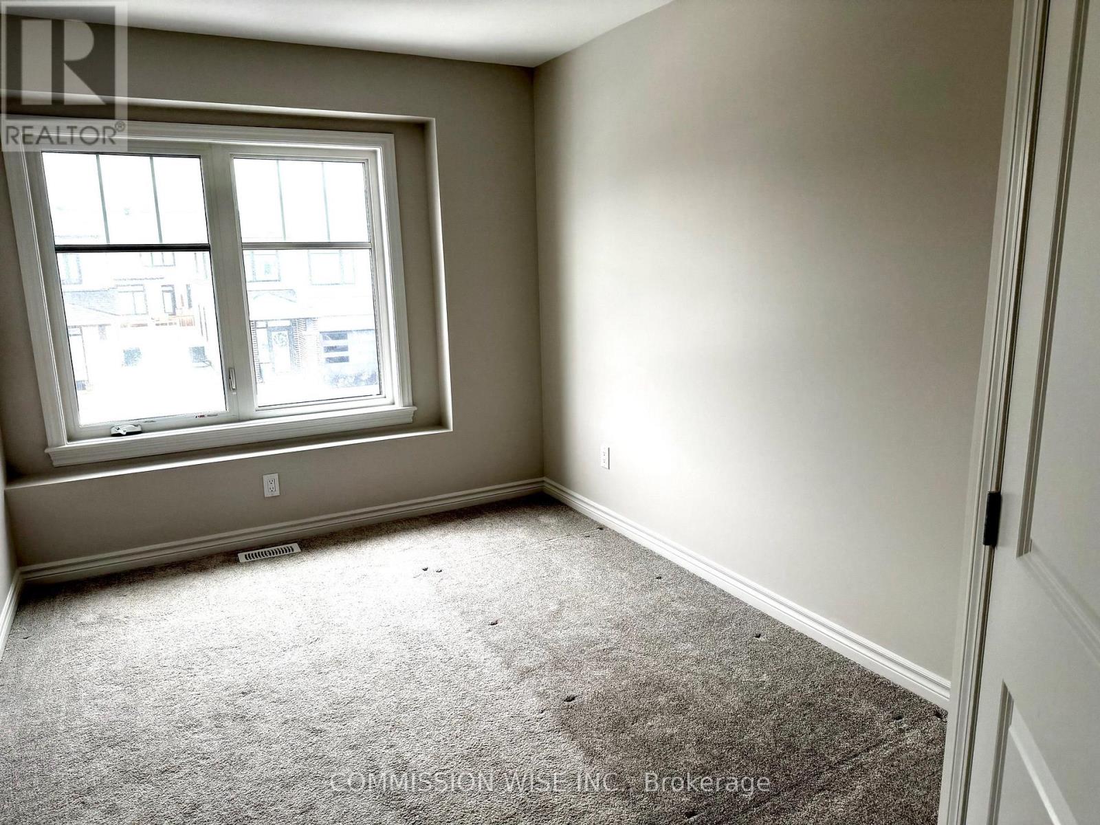 620 Taliesin Crescent, Ottawa, Ontario  K2S 2W4 - Photo 15 - X12859652