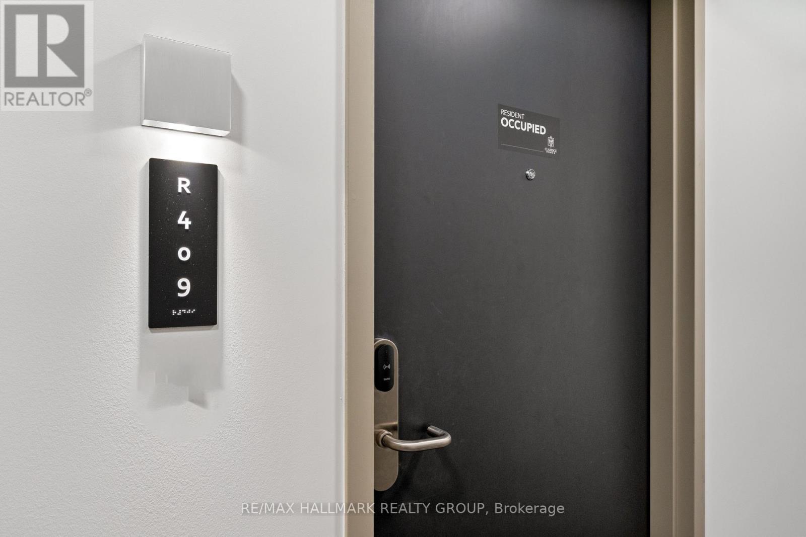 409 - 180 George Street, Ottawa, Ontario  K1N 0G8 - Photo 2 - X12859666