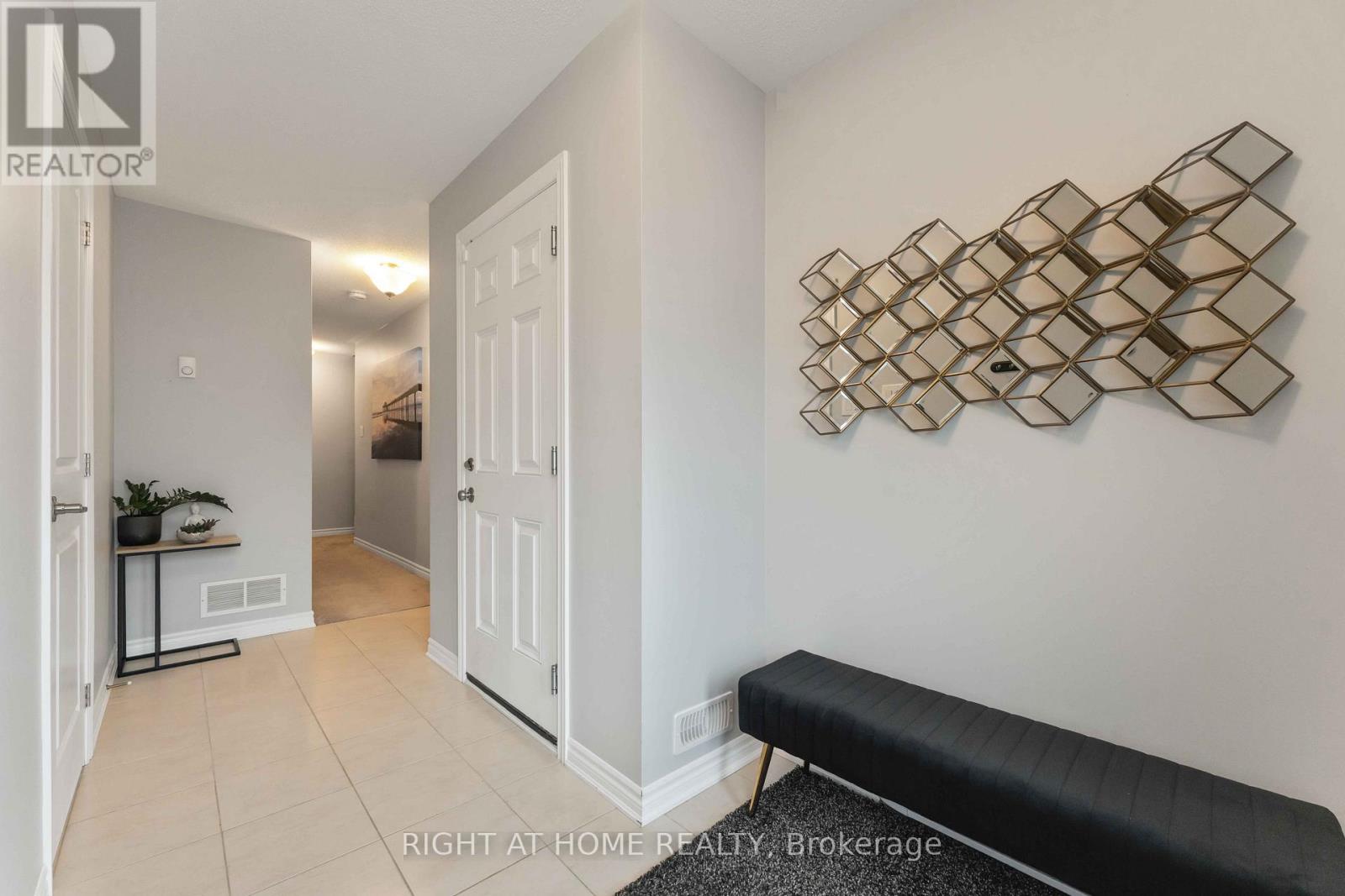 118 Helenium Lane E, Ottawa, Ontario  K4A 1C6 - Photo 2 - X12859670