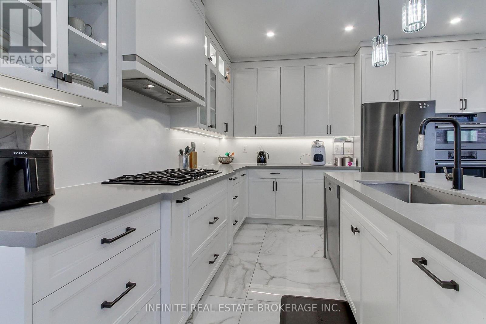 27 Selby Crescent, Bradford West Gwillimbury (Bradford), Ontario  L3Z 0V4 - Photo 19 - N12859668