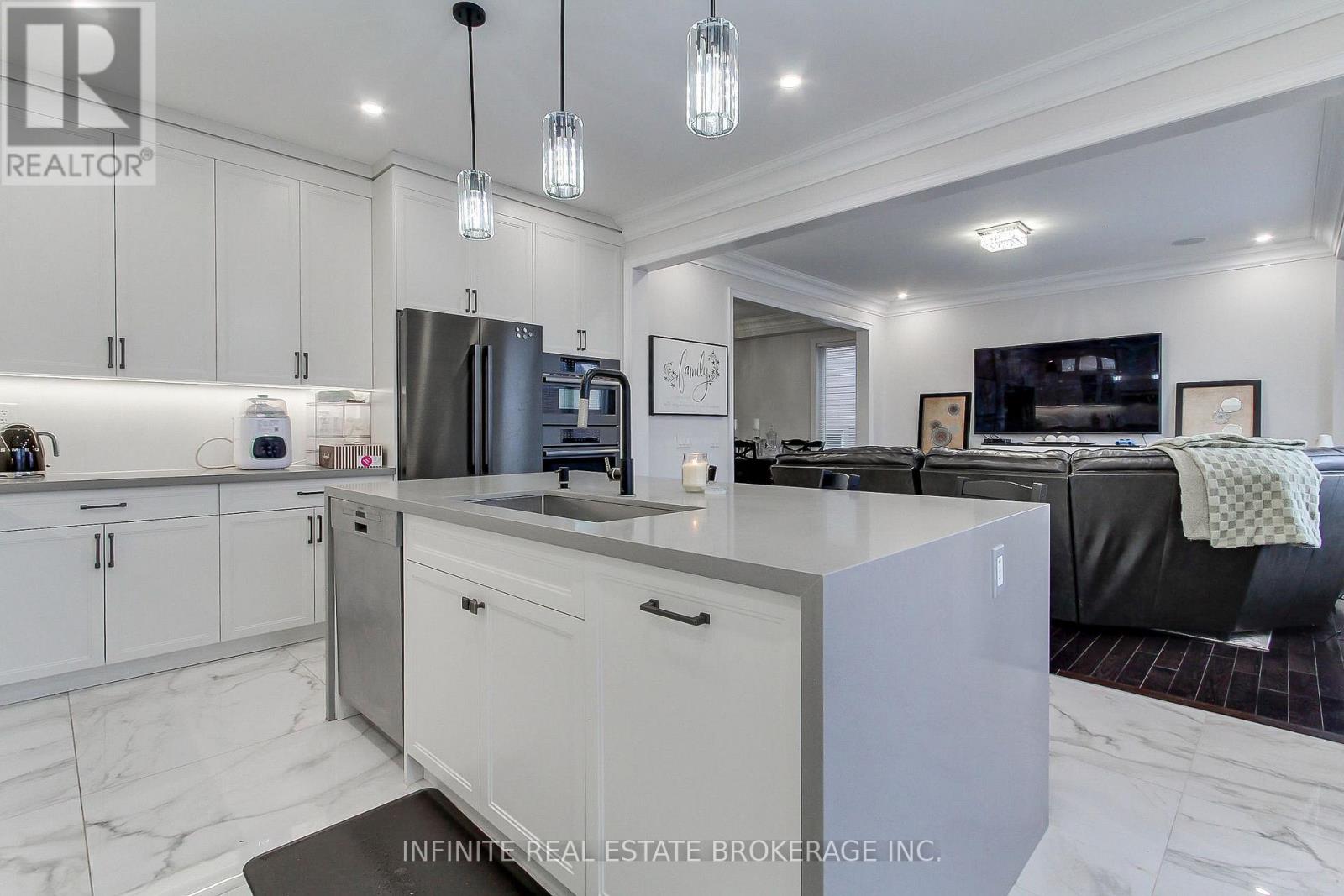 27 Selby Crescent, Bradford West Gwillimbury (Bradford), Ontario  L3Z 0V4 - Photo 22 - N12859668